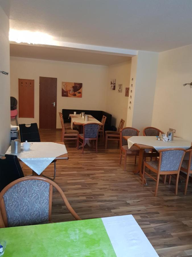Hotel Zur Altstadt Calbe Zewnętrze zdjęcie